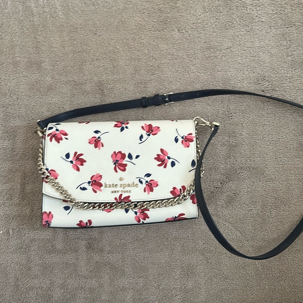 Floral Kate spade purse - barely used